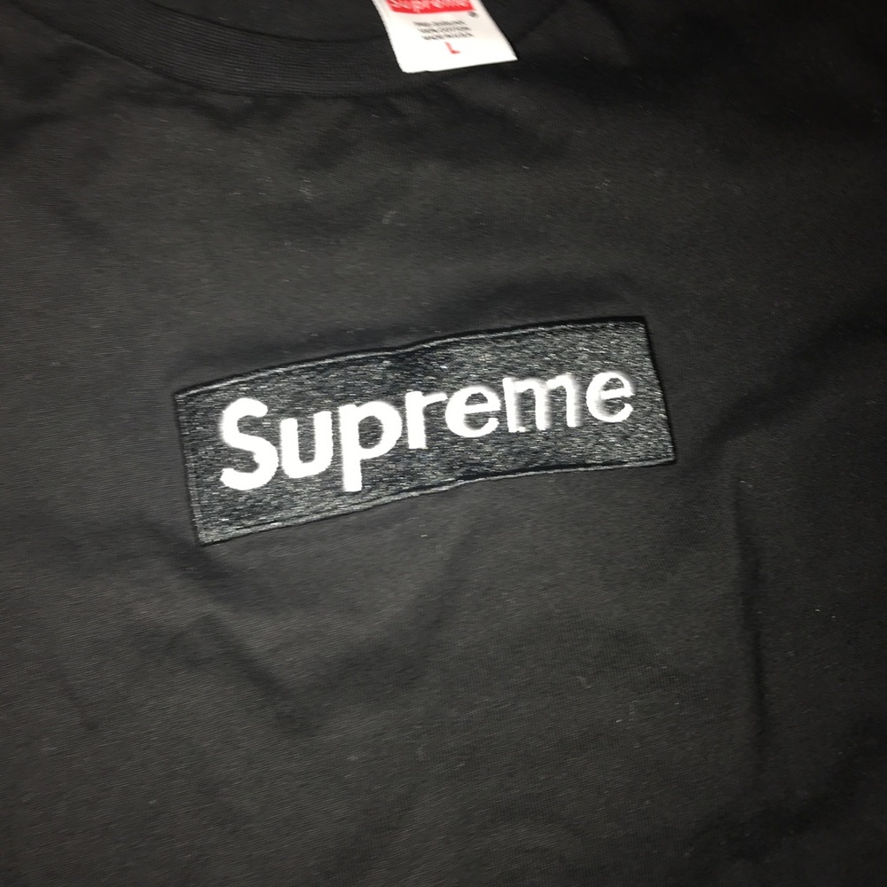 Supreme tee